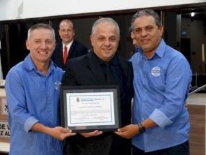 Agricruz e Fenatrigo recebem moção de congratulação na Câmara de Vereadores