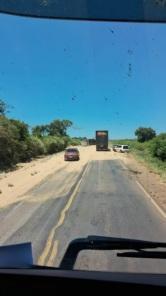 Carreta tomba na BR-158 na região do Passo dos Buracos entre Tupan e Júlio