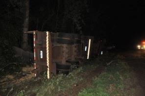 Acidente entre Carreta e Colheitadeira na ERS- 223 entre Tapera e Selbach