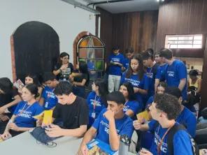 Jovens aprendizes do Senac realizam visita técnica à Sala do Empreendedor 