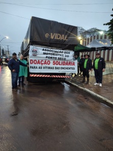 SOLIDARIEDADE> Associação dos motoristas do Porto Seco arrecadam donativos 