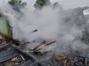 Incêndio é registrado na tarde da sexta na rua Celso dos Santos em Cruz Alta