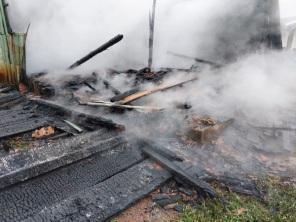Incêndio é registrado na tarde da sexta na rua Celso dos Santos em Cruz Alta