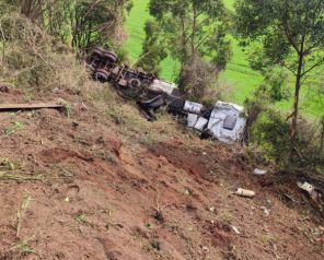 Trânsito é liberado em meia pista na ERS-342 após acidente com carreta