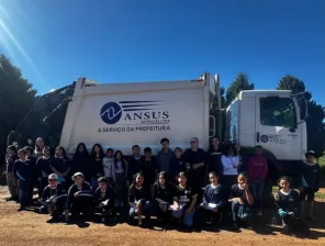 Alunos da Escola Gabriel Annes da Silva participam de visita à ANSUS