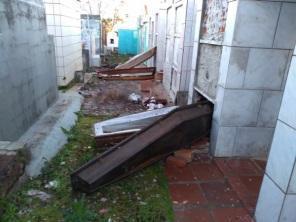 Túmulos são violados e ossadas ficam expostas em cemitério de Cruz Alta