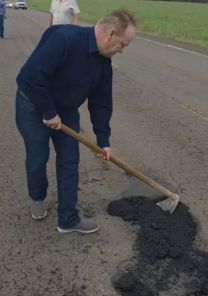 Prefeitura realiza operação tapa-buracos na RST-481 em Boa Vista do Incra