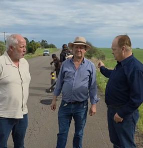 Prefeitura realiza operação tapa-buracos na RST-481 em Boa Vista do Incra