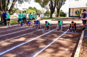 Atletismo reúne estudantes da rede municipal no CEM 2026 em Cruz Alta