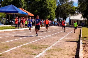 Atletismo reúne estudantes da rede municipal no CEM 2026 em Cruz Alta