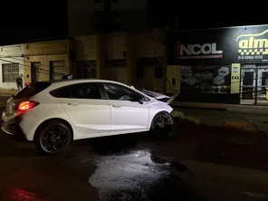Grave acidente derruba poste e interdita viaduto da Lomba em Cruz Alta