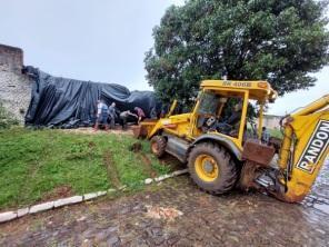 Após chuvas, muro do cemitério municipal de Cruz Alta desaba