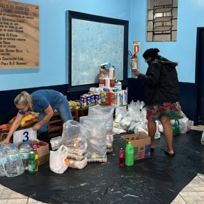 DOAÇÕES> Ginásio vira QG para arrecadar donativos para vítimas do  temporal