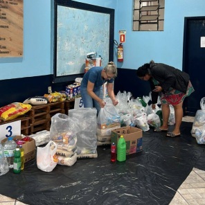 DOAÇÕES> Ginásio vira QG para arrecadar donativos para vítimas do  temporal