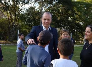 Prefeito em exercício Gustavo Bilibio visitou o projeto AABB Comunidade 