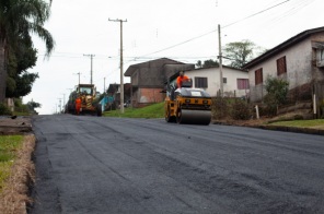 DEPOIS DE RECLAMAÇÕES>Prefeitura Realiza Operação de Reparos na Rua Argentina
