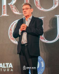 FENATRIGO>Troféu Trigo de Ouro homenageia dezoito personalidades e entidades 