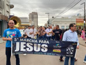 Cruz Alta realiza 5ª Marcha para Jesus com união das igrejas evangélicas
