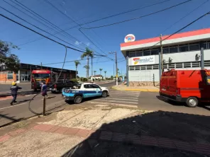 Trabalhador fica ferido após queda de poste no centro de Cruz Alta