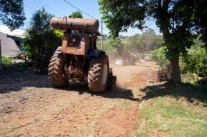 BAIRRO ALIANÇA: Equipes da Prefeitura e empresa realizaram limpeza geral