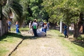 BAIRRO ALIANÇA: Equipes da Prefeitura e empresa realizaram limpeza geral