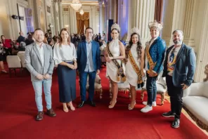 Corte do Carnaval de Cruz Alta entrega convites a lideranças do Estado