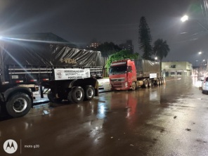 DOAÇÕES > Associação dos motoristas do Porto Seco segue arrecadando hoje 