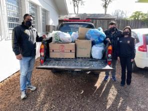 Delegacia de Polícia de Salto do Jacuí entrega doações da Campanha do Agasalho