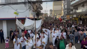 Corpus Christi reúne fiéis em caminhada de fé e solidariedade em Cruz Alta