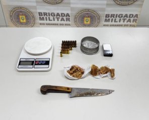 Menor é flagrado com arma e drogas em ação da Brigada Militar
