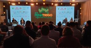 Fenatrigo: público lota Fórum da Produção Pecuária