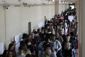 TRE-RS admite extensão da votação após as 17h diante de filas no estado