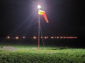 Condomínio Aeronáutico Erico Verissimo inaugura iluminação da pista de vôo