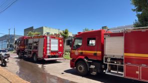 Incêndio atinge residência na Benjamin Constant e mobiliza Bombeiros 