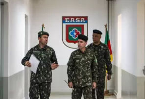 Comandante da 3ª Divisão de Exército visita a EASA em Cruz Alta