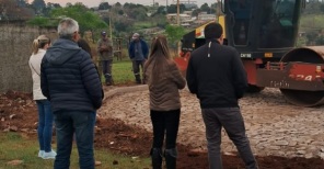 Conselho de Habitação Visita Beneficiários do Nenhuma Casa Sem Banheiro