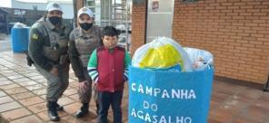 Agasalhos e alimentos foram arrecadados no drive-thru da Brigada Militar