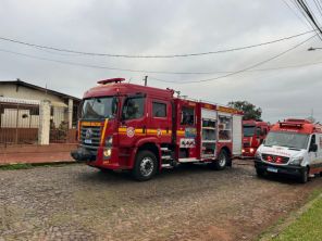 SUSTO CEDO DA MANHÃ>Incêndio em residência no Bairro Conceição em Cruz Alta
