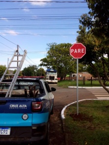 TRÂNSITO> Bairro Independência recebe nova sinalização
