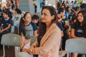 Oficina Prosa Musicada encanta público no segundo dia da Feira do Livro