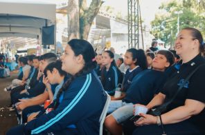 Oficina Prosa Musicada encanta público no segundo dia da Feira do Livro