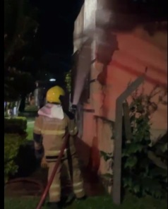 NA NOITE DA QUARTA> Homem em Surto Incendeia Residência da Irmã em Cruz Alta