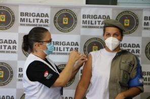 Brigada Militar de Cruz Alta recebe a 1º dose da vacina contra a Covid-19