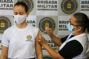 Brigada Militar de Cruz Alta recebe a 1º dose da vacina contra a Covid-19