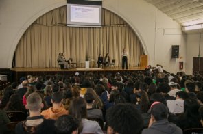 NO ANNES DIAS> Centro Maria Mulher leva ação educativa a 300 estudantes
