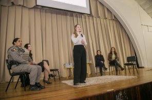 NO ANNES DIAS> Centro Maria Mulher leva ação educativa a 300 estudantes