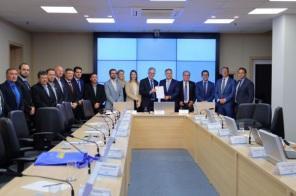 Prefeita Paula esteve reunida em Brasília com o Ministro dos Transportes 
