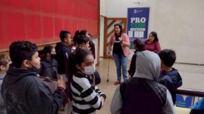 Alunos da Escola Municipal 18 de Agosto visitam a Câmara de Vereadores