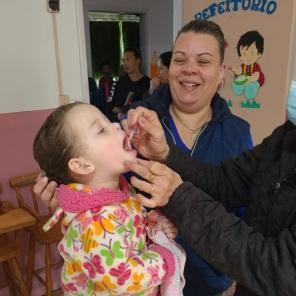 Vacinação contra a poliomielite e multi vacinação agora também nas escolas