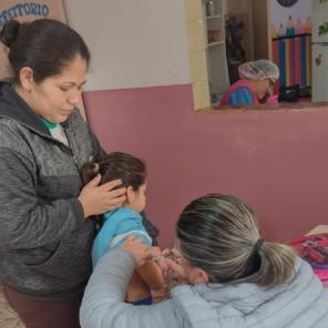 Vacinação contra a poliomielite e multi vacinação agora também nas escolas